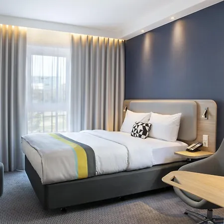 Express - Park By Ihg فندق كارلسروه