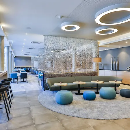 - 城市公园智选假日酒店 酒店 卡尔斯鲁厄