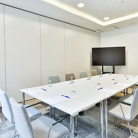 - 城市公园智选假日酒店 酒店 3*