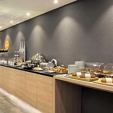 Express - Park By Ihg Hotell