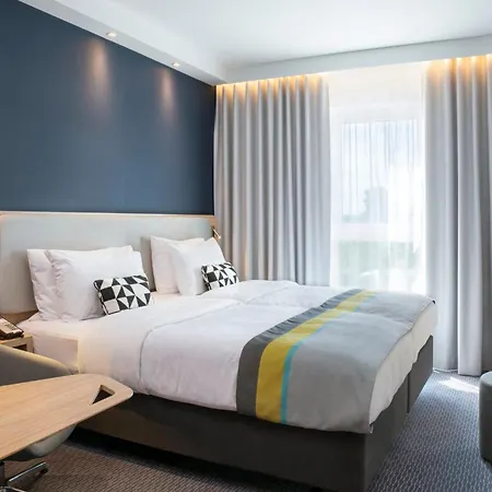 Express - Park By Ihg فندق كارلسروه